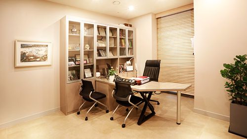 Personal information of Dr. Cho In-chang from Korea: Practices at Seoul BIO Peninsula Plastic Surgery, with a high-quality gallery of real cases demonstrating eye restoration procedures.插图1 Dr. Cho In-chang practices at BIO Peninsula Plastic Surgery in Seoul